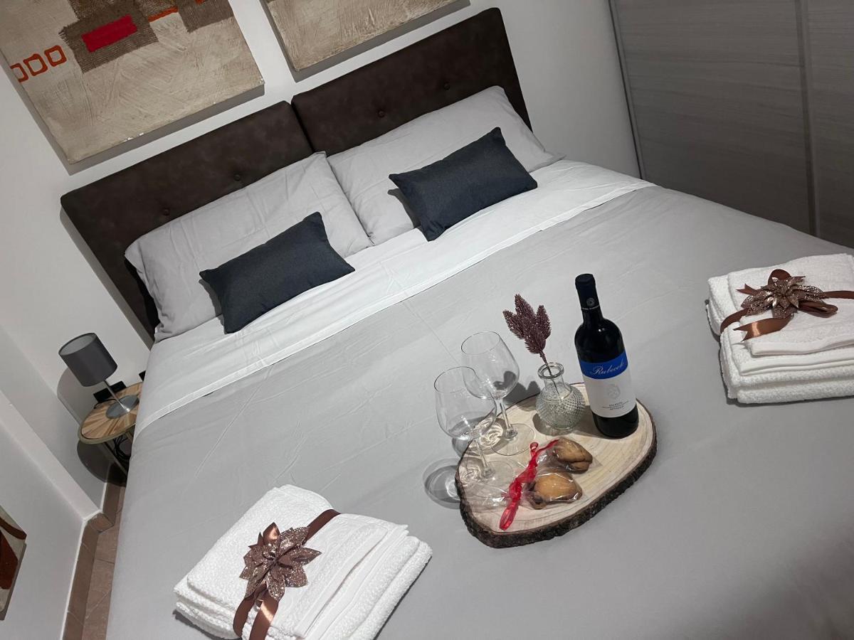Theroom41 Lecce Bagian luar foto